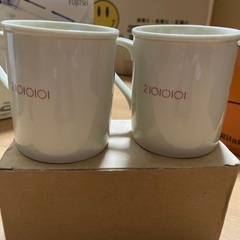 マルイ（多分）のペアマグカップ（未使用品）の画像