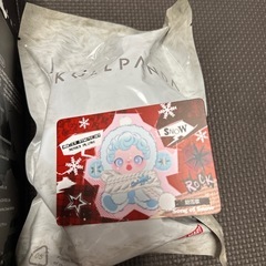 POPMARTスカルパンダWinter Symphony ぬいぐるみの画像