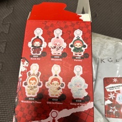 POPMARTスカルパンダWinter Symphony ぬいぐるみの画像