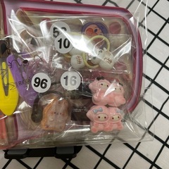 アクセサリーセット(4)（デコパーツ 詰めキーホルダー、ヘアゴム等）★ハンドメイド品含む★おまけ入りの画像