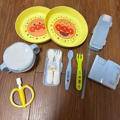 子供　食事用品