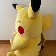 ピカチュウ特大ぬいぐるみの画像