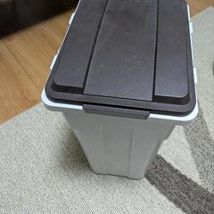 ゴミ箱の画像