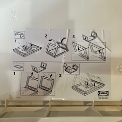 IKEAパソコンテーブルの画像