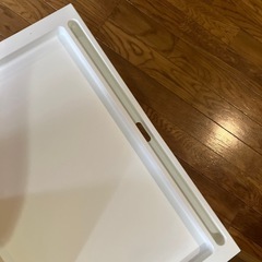 IKEAパソコンテーブルの画像