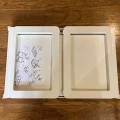IKEAパソコンテーブルの画像
