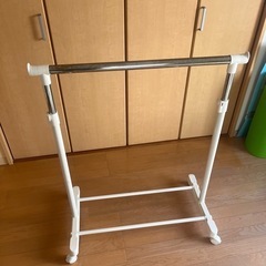 ハンガーラック