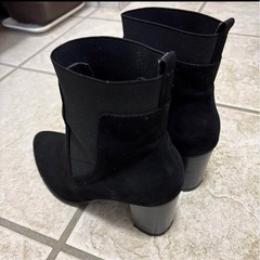 ショートブーツの画像