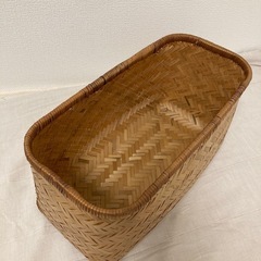 手編み竹のかごの画像