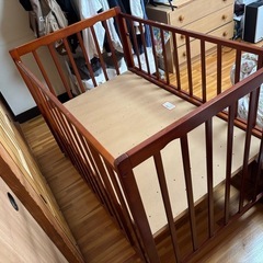 ベビーベッドの画像