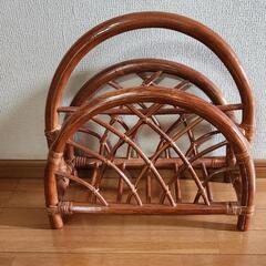 昭和レトロ籐マガジンラック (あんめ) 園田の収納家具《マガジン