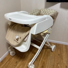 アップリカ　手動スイング　ハイローチェアの画像