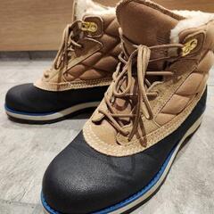 adidasムートンブーツの画像