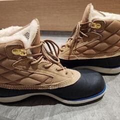 adidasムートンブーツ
