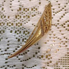 ブローチの画像