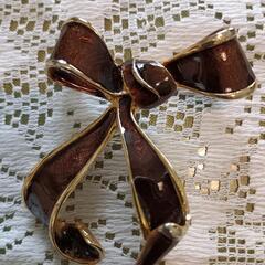 ブローチの画像