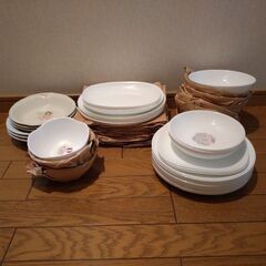 ヤマザキ春のパン祭りの食器の画像