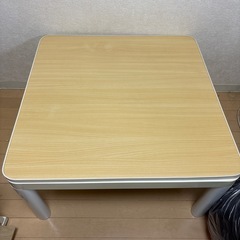テーブル