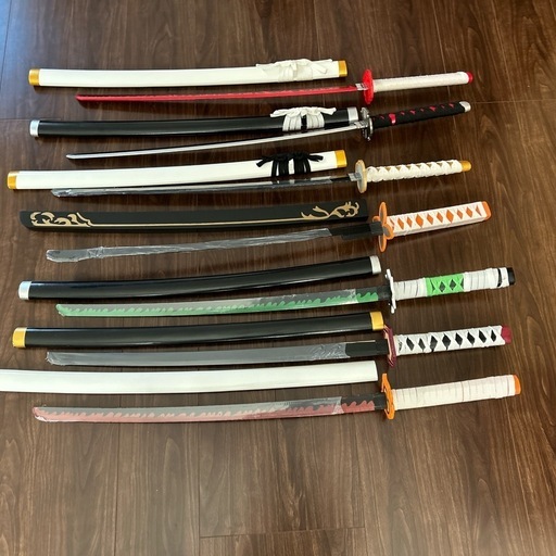 鬼滅の刃　日輪刀　7本セット　木刀 鬼滅の刃 刀 日輪刀 7本セット 木製