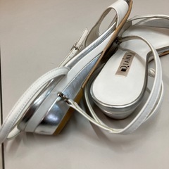 美品　DIANA ペタンコサンダル 22.5の画像