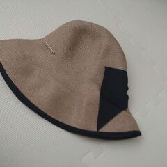 アシーナニューヨークの帽子（リボン黒・サイズＦ）の画像