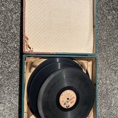 黒いレコード10枚の画像