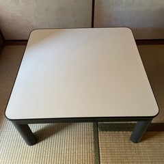 リバーシブルテーブルの画像
