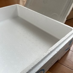 発泡スチロール箱の画像