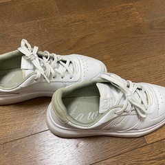 スニーカーの画像