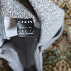 SHEIN　ショートパンツ　グレーの画像