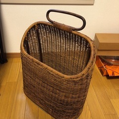 藤製　マガジンラック