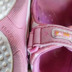 子供用サンダルの画像