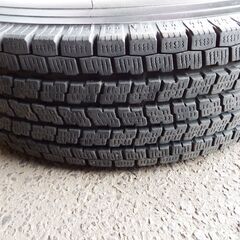 スタッドレス　4本　ハイエース　iceGUARD　195/80R15 107/105　LTの画像