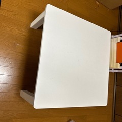 決まりました　
テーブル　ニトリ　　　
