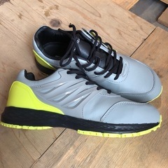 未使用 ワークマン安全靴24.５センチの画像