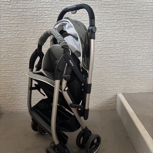 美品　アップリカ　オプティア　ベビーカー