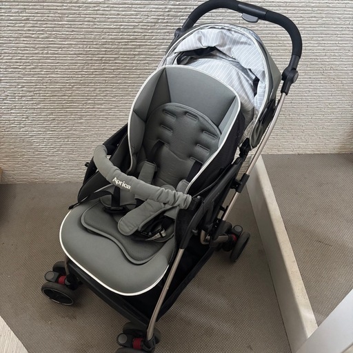 美品　アップリカ　オプティア　ベビーカー