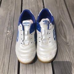 アンブロ　室内用トレーニングシューズ　20.5cm