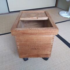 桐製10kg米びつキャスター付きの画像