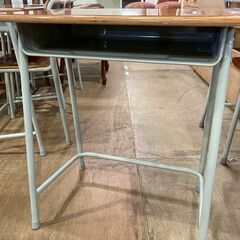 【愛品館 市原店】残り2台！　コクヨ学校机＆椅子セットの画像