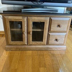 テレビ台とテレビです の画像