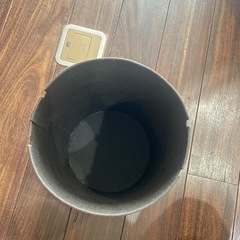 美品　 ゴミ箱　お得　アジアン調　の画像