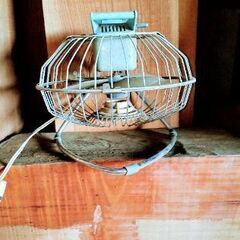 🍓 壁掛け用     🧐ヴィンテージ 希少な扇風機🧱。       の画像