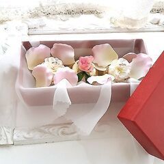 ★石鹸　★ソープ素材の赤いギフトBOX 　★香りをお楽しみ下さいの画像