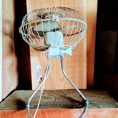 🍓 壁掛け用     🧐ヴィンテージ 希少な扇風機🧱。       の画像