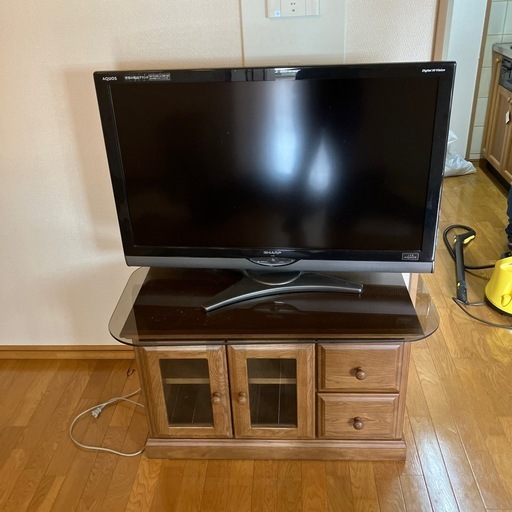 テレビ台とテレビです 