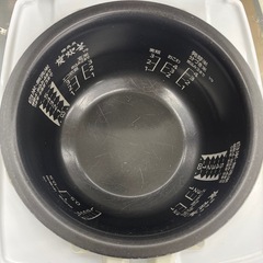 【ドリーム川西店御来店限定】三菱/5.5合炊き炊飯器/NJ-V10AJ-W/クリーニング済み 【2002119255600459】の画像