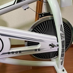 スピンバイク　エアロバイク　室内自転車　ダイエット
の画像