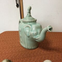 【骨董美術？】中国 龍泉 象 ゾウ 水差し 青磁 龍泉窯 急須 陶磁器 陶芸 工芸品 アンティーク 花瓶 置物の画像
