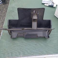 L700系ミラジーノ　ステアリング下小物入れの画像
